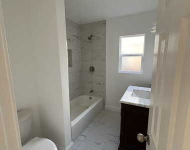 15605 S Berendo Avenue - Photo Thumbnail 19
