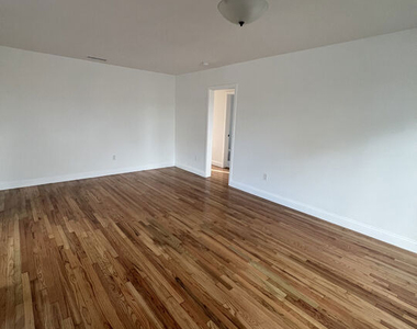 15605 S Berendo Avenue - Photo Thumbnail 13