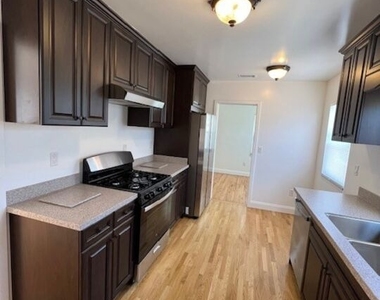 15605 S Berendo Avenue - Photo Thumbnail 25