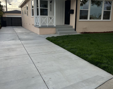 15605 S Berendo Avenue - Photo Thumbnail 3