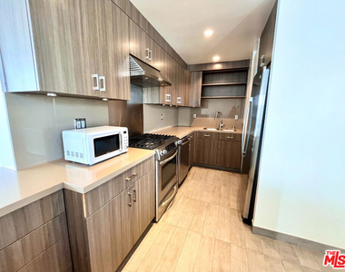 17350 W Sunset Boulevard - Photo Thumbnail 8