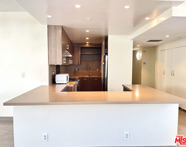 17350 W Sunset Boulevard - Photo Thumbnail 7