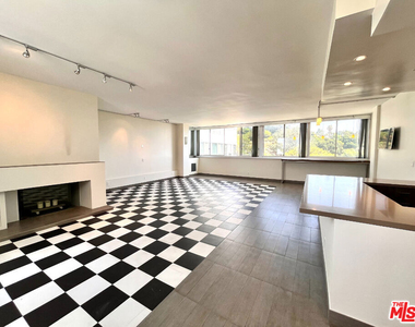 17350 W Sunset Boulevard - Photo Thumbnail 3