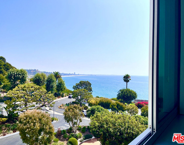 17350 W Sunset Boulevard - Photo Thumbnail 6