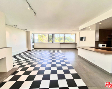 17350 W Sunset Boulevard - Photo Thumbnail 2