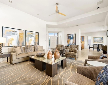 293 Desert Holly Drive - Photo Thumbnail 8