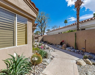 293 Desert Holly Drive - Photo Thumbnail 34