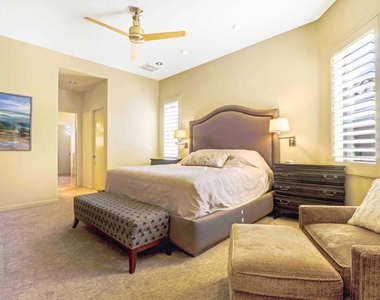 293 Desert Holly Drive - Photo Thumbnail 18