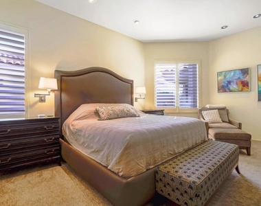 293 Desert Holly Drive - Photo Thumbnail 19