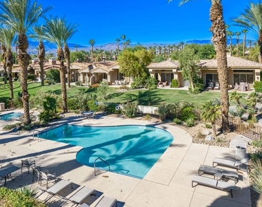 293 Desert Holly Drive - Photo Thumbnail 44