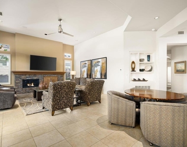 293 Desert Holly Drive - Photo Thumbnail 6