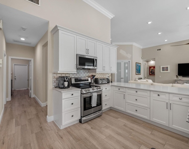 4841 Exeter Estate Lane - Photo Thumbnail 9