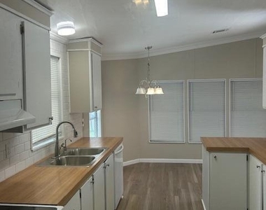 7445 Se Independence Avenue - Photo Thumbnail 25