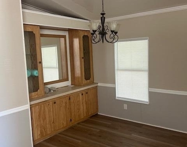 7445 Se Independence Avenue - Photo Thumbnail 6