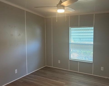 7445 Se Independence Avenue - Photo Thumbnail 11