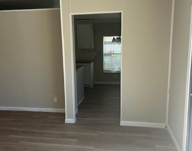 7445 Se Independence Avenue - Photo Thumbnail 10