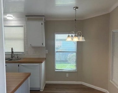 7445 Se Independence Avenue - Photo Thumbnail 26