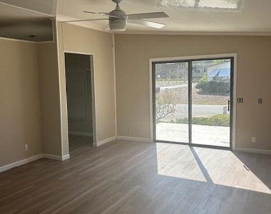 7445 Se Independence Avenue - Photo Thumbnail 8