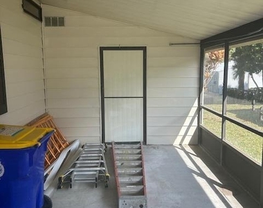 7445 Se Independence Avenue - Photo Thumbnail 1