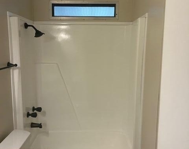 7445 Se Independence Avenue - Photo Thumbnail 15
