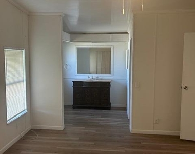 7445 Se Independence Avenue - Photo Thumbnail 19