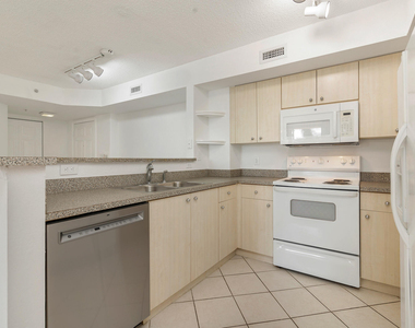 1801 N Flagler Drive - Photo Thumbnail 9