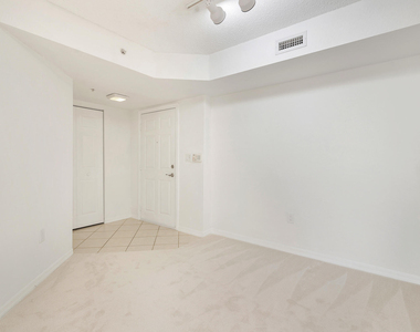 1801 N Flagler Drive - Photo Thumbnail 10
