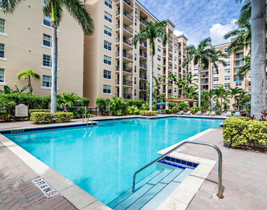 1801 N Flagler Drive - Photo Thumbnail 17