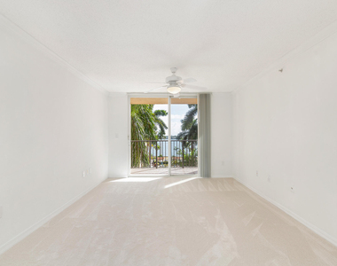 1801 N Flagler Drive - Photo Thumbnail 4