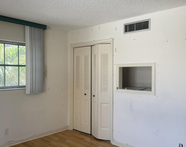 250 John F Kennedy Drive - Photo Thumbnail 10