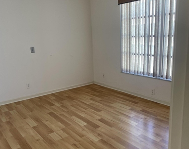 250 John F Kennedy Drive - Photo Thumbnail 12