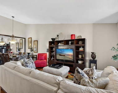 6485 Chasewood Drive - Photo Thumbnail 8