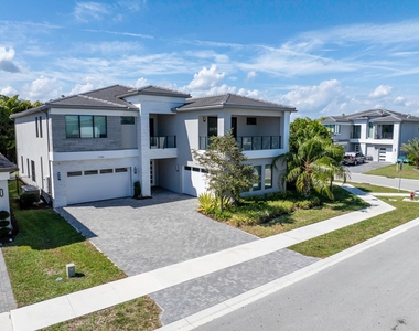 17081 Five Waters Avenue - Photo Thumbnail 2