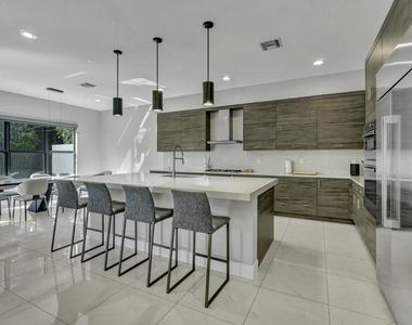 17081 Five Waters Avenue - Photo Thumbnail 25