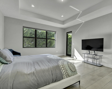 17081 Five Waters Avenue - Photo Thumbnail 59