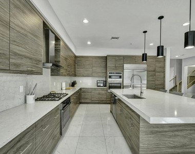 17081 Five Waters Avenue - Photo Thumbnail 28