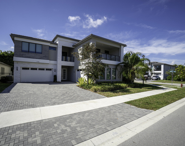 17081 Five Waters Avenue - Photo Thumbnail 11