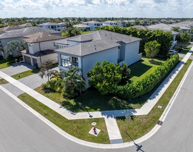 17081 Five Waters Avenue - Photo Thumbnail 3