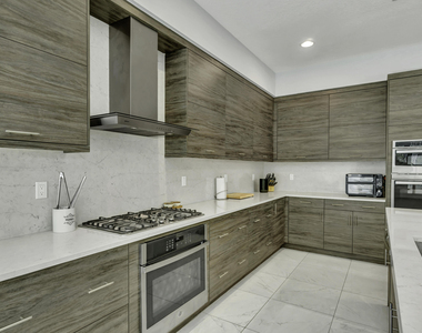17081 Five Waters Avenue - Photo Thumbnail 30