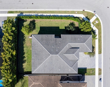 17081 Five Waters Avenue - Photo Thumbnail 4