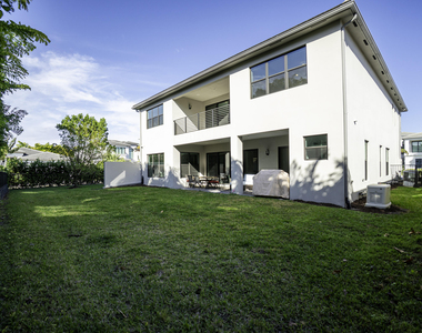 17081 Five Waters Avenue - Photo Thumbnail 14