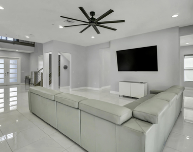 17081 Five Waters Avenue - Photo Thumbnail 24