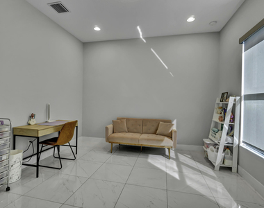 17081 Five Waters Avenue - Photo Thumbnail 36