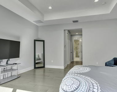 17081 Five Waters Avenue - Photo Thumbnail 62