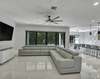 17081 Five Waters Avenue - Photo Thumbnail 22