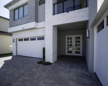 17081 Five Waters Avenue - Photo Thumbnail 12