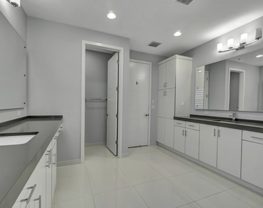 17081 Five Waters Avenue - Photo Thumbnail 50