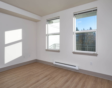 16015 Cleveland Street - Photo Thumbnail 19