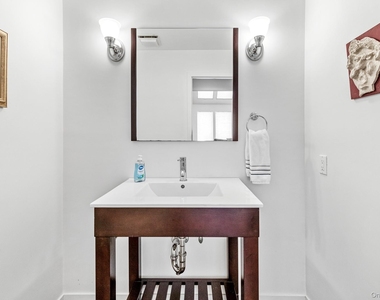 34 Park Circle - Photo Thumbnail 9