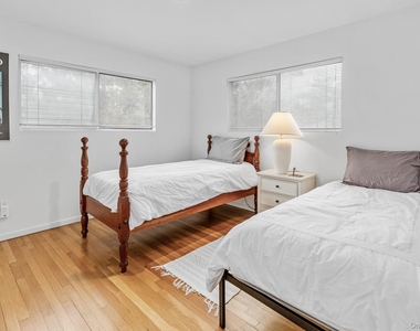 34 Park Circle - Photo Thumbnail 22